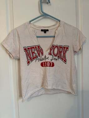 RUBY & LACE New York Athletic Dept 1987 Short Sleeve V-Neck Cropped T-Shirt Whit